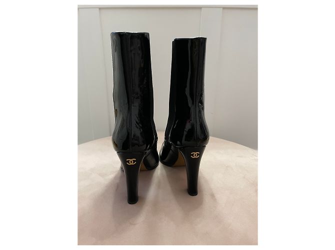 Botas Chanel de charol negro 37,5 - vista 4