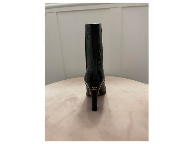 Botas Chanel de charol negro 37,5 - vista 7