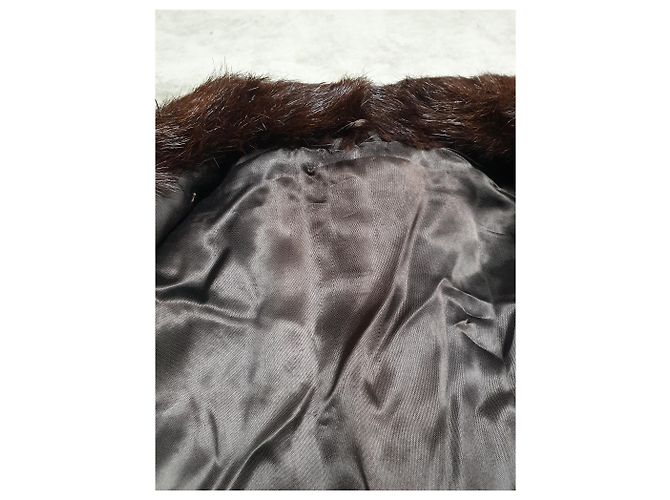 Autre Marque Abrigo de piel de castor marrón con botones de cobre Castaño - vista 4