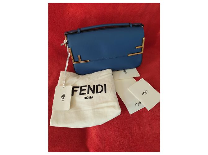 FENDI - Borsa a tracolla FF Baguette foderata in pelle - Logo marrone / pelle blu - vista 10