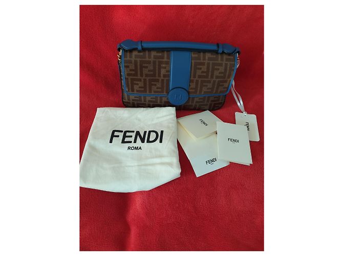 FENDI - Borsa a tracolla FF Baguette foderata in pelle - Logo marrone / pelle blu - vista 8