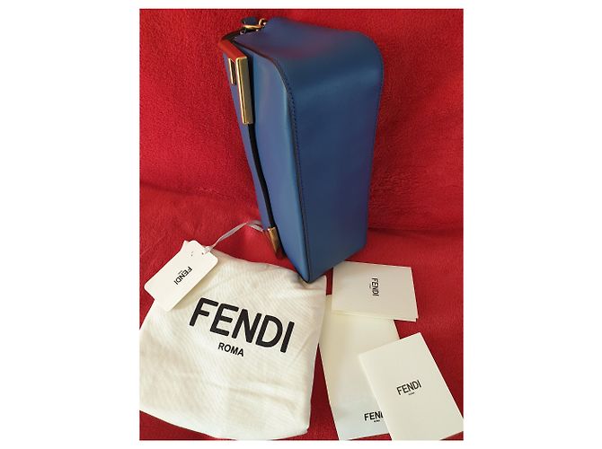 FENDI - Borsa a tracolla FF Baguette foderata in pelle - Logo marrone / pelle blu - vista 9