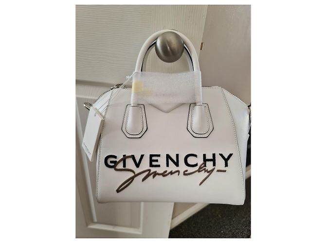 Givenchy Signature Antigona Ledertasche in Weiß - Ansicht 7