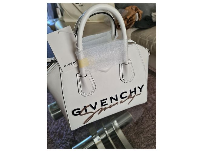 Givenchy Signature Antigona Ledertasche in Weiß - Ansicht 8
