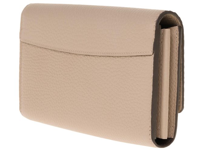 Billetera Louis Vuitton Capucines en Pebble Taurillon Beige - vista 4