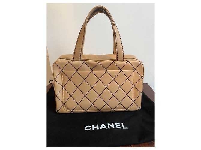 Bolso Chanel Wild Stitch Boston Beige de Cuero - vista 2