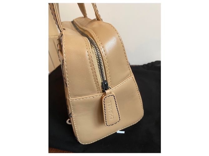 Bolso Chanel Wild Stitch Boston Beige de Cuero - vista 3