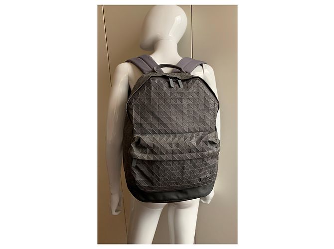 Issey Miyake Zaino Baobao grigio - vista 13