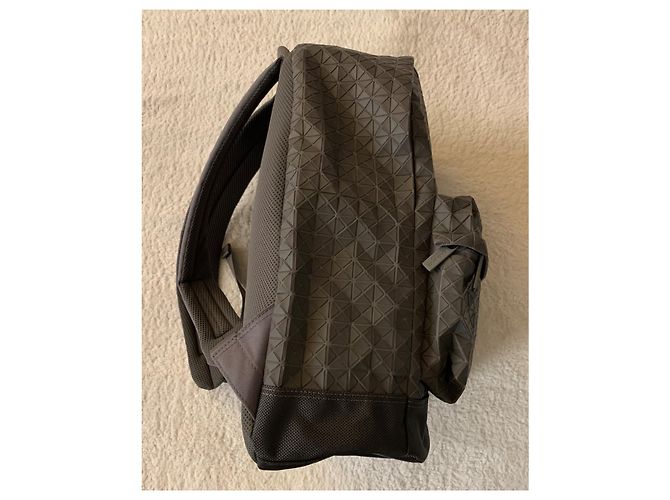 Issey Miyake Zaino Baobao grigio - vista 4