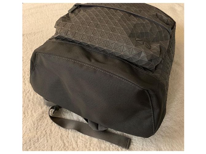 Issey Miyake Zaino Baobao grigio - vista 5