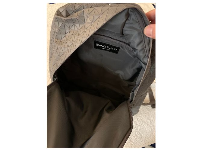 Issey Miyake Zaino Baobao grigio - vista 8