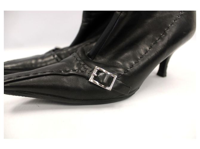 Prada schwarze Lederstiefel mit Kitten Heel - Ansicht 5