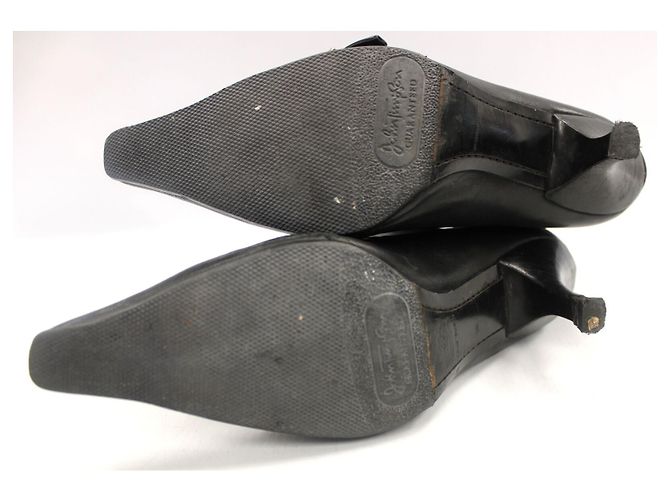 Prada schwarze Lederstiefel mit Kitten Heel - Ansicht 6