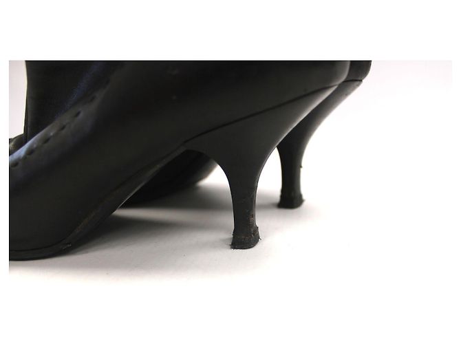 Prada schwarze Lederstiefel mit Kitten Heel - Ansicht 8