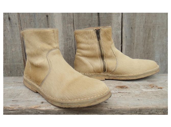 Botas Apc Beige en Cuero Estilo Pony 39 - vista 2
