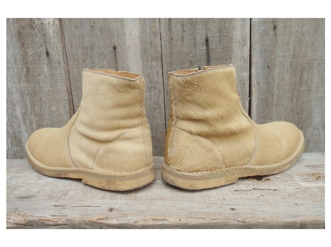 Botas Apc Beige en Cuero Estilo Pony 39 - vista 4