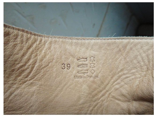 Botas Apc Beige en Cuero Estilo Pony 39 - vista 6