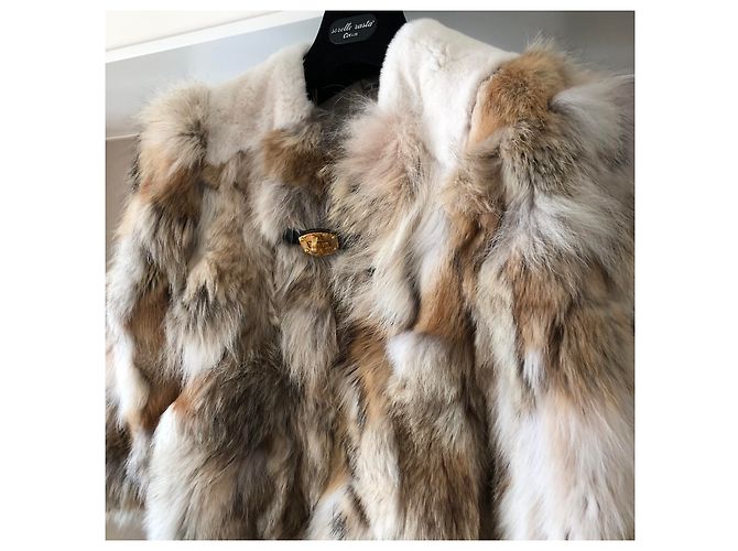 MIU MIU Abrigo de piel de coyote Beige - vista 3