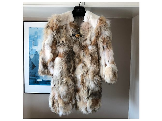 MIU MIU Abrigo de piel de coyote Beige - vista 4