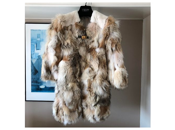 MIU MIU Abrigo de piel de coyote Beige - vista 6