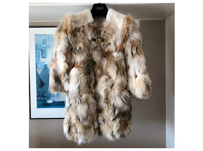 MIU MIU Abrigo de piel de coyote Beige - vista 9