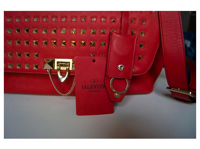 Borsa Valentino Garavani Rockstud Demilune in pelle rossa Rosso - vista 8