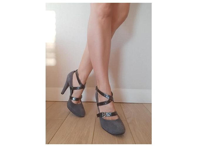 Casadei High Heels aus Wildleder Grau Größe 39 - Ansicht 2