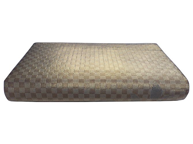 Autre Marque Clutch Saga Nishiki in seta dorata D'oro - vista 5