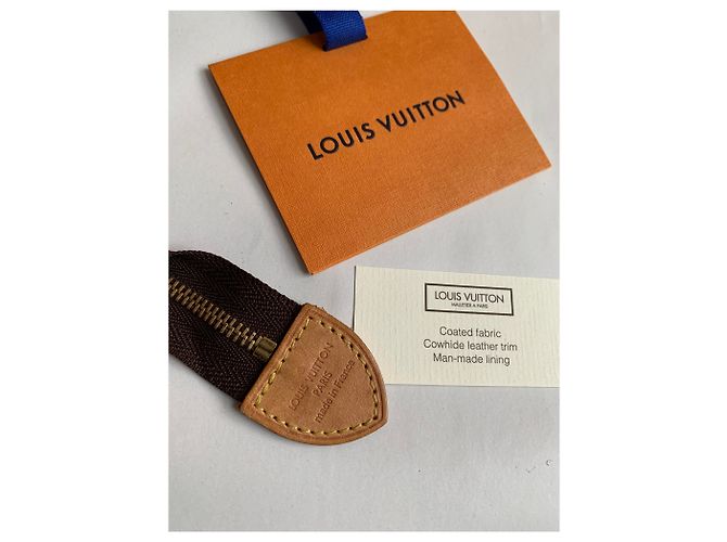 Louis Vuitton Pochette 26 Castaño - vista 5