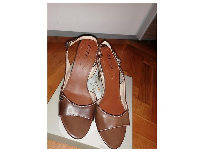 Sandali con zeppa Guess in pelle marrone Beige - vista 5
