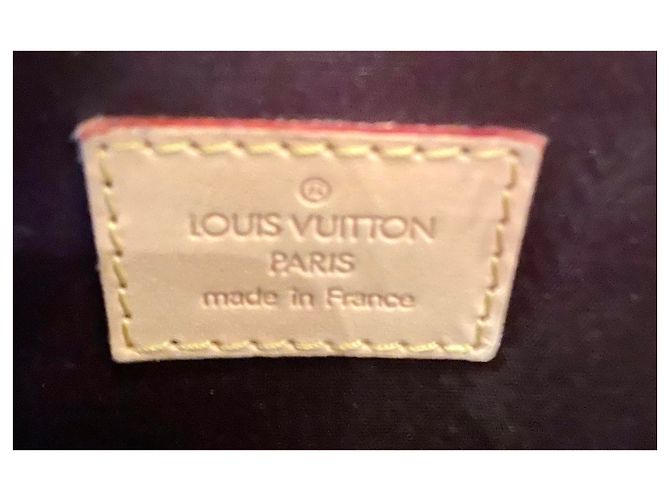 Louis Vuitton Summit Drive in vernice melanzana - vista 5