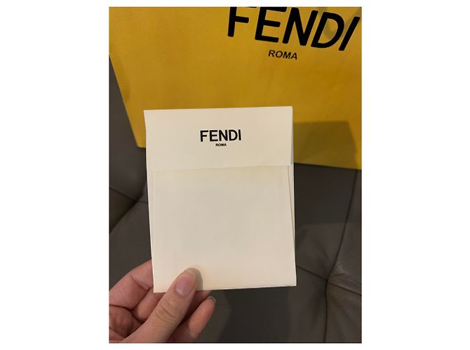 Fendi Sneaker aus braunem Leder - Ansicht 4