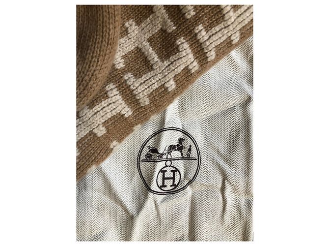 Hermès Kaschmirschal und Mütze Beige - Ansicht 3