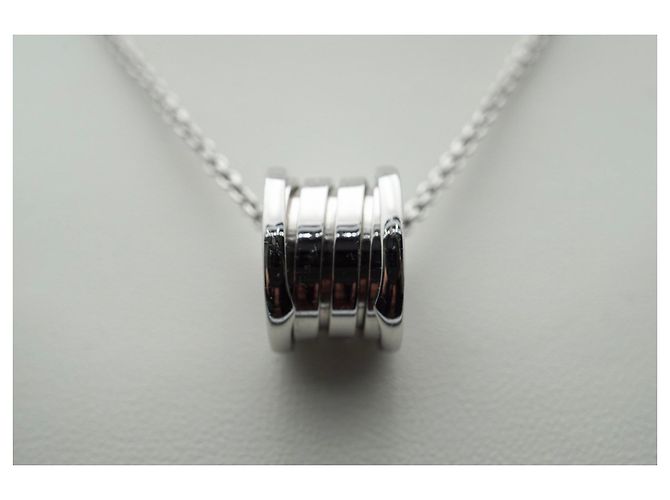 Bulgari Bvlgari B..Null1 Halskette mit kleinem runden Anhänger, beide in 18Weißgold - Ansicht 4