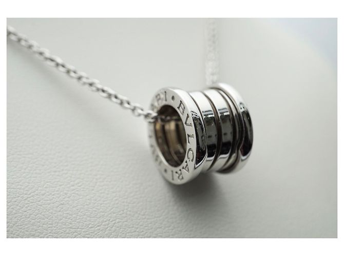 Bulgari Bvlgari B..Null1 Halskette mit kleinem runden Anhänger, beide in 18Weißgold - Ansicht 6