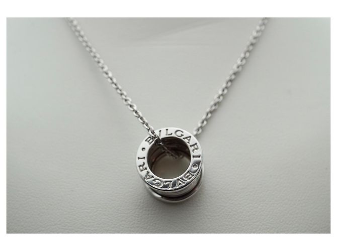 Bulgari Bvlgari B..Null1 Halskette mit kleinem runden Anhänger, beide in 18Weißgold - Ansicht 7