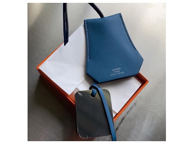 Charm Hermès Kelly Clochette Narcisse Espelho Azul Couro - vista 2