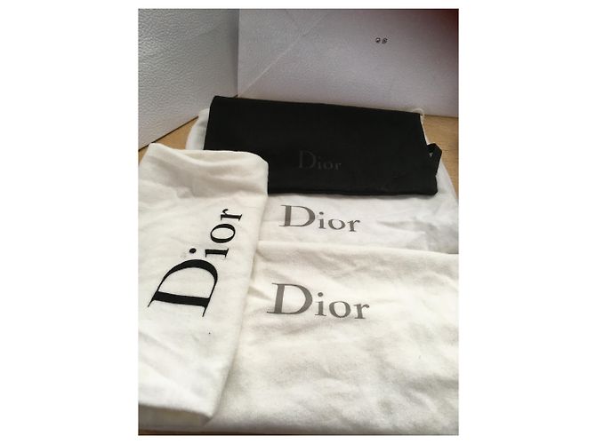 I am selling a range of very good condition Dior packaging bags with fabric pockets, Dior ribbons and boxes. - view 5