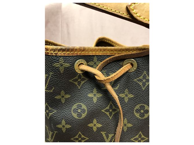 Louis Vuitton Noe PM Borsa a mano marrone in pelle e tela - vista 11