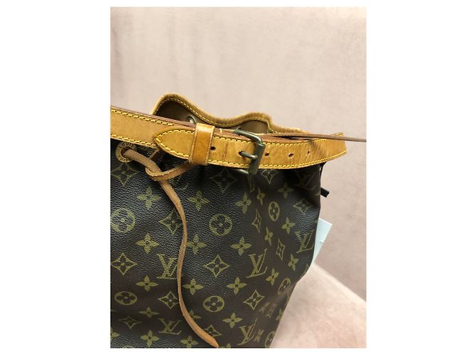 Louis Vuitton Noe PM Borsa a mano marrone in pelle e tela - vista 12