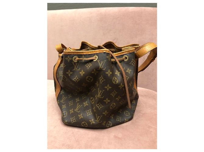 Louis Vuitton Noe PM Borsa a mano marrone in pelle e tela - vista 3