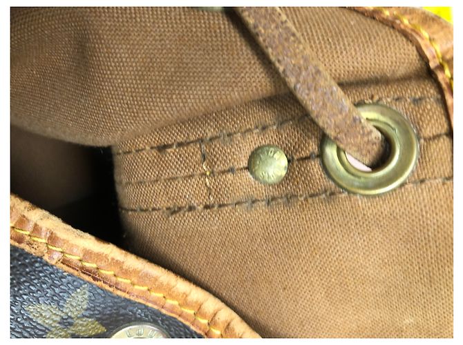 Louis Vuitton Noe PM Borsa a mano marrone in pelle e tela - vista 7