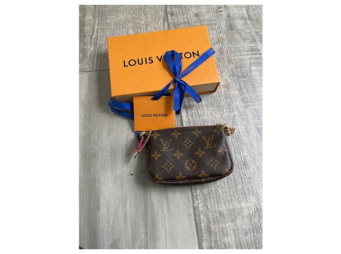 Vivienne Louis Vuitton Animación de Navidad Mini Pochette 2020 Castaño - vista 3