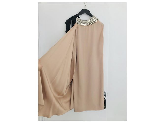 Hermoso vestido cruzado nude con drapeado asimétrico de DICE KAYEK. Carne - vista 4