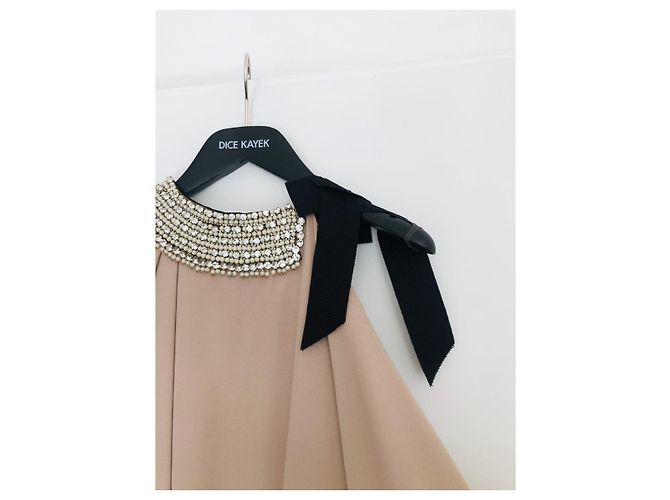 Hermoso vestido cruzado nude con drapeado asimétrico de DICE KAYEK. Carne - vista 7
