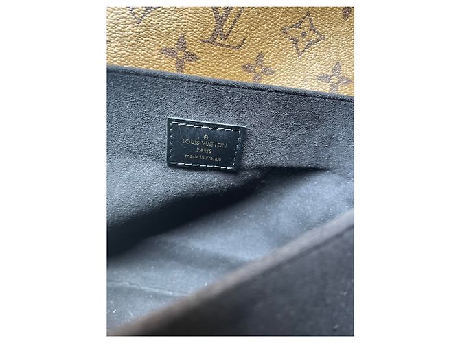 Louis Vuitton Pochette Metis Monogram Reverse Caramel Caramello - vista 3