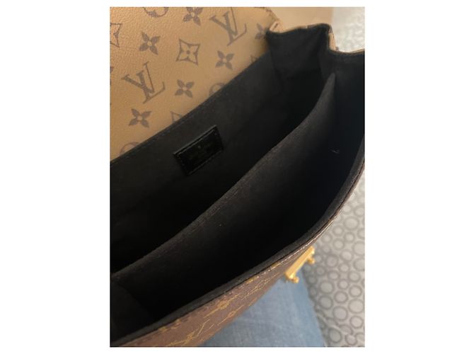 Louis Vuitton Pochette Metis Monogram Reverse Caramel Caramello - vista 4