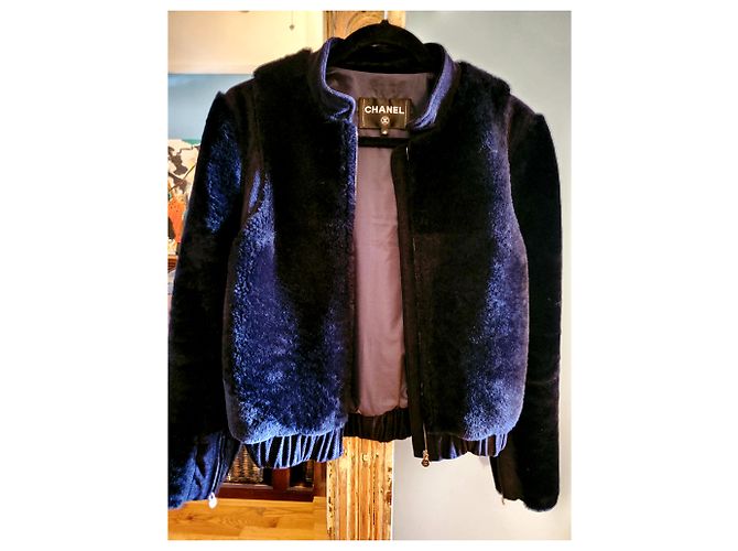 Chanel Dark Blue Shearling Bomber Jacket Pre fall 2016 - view 10