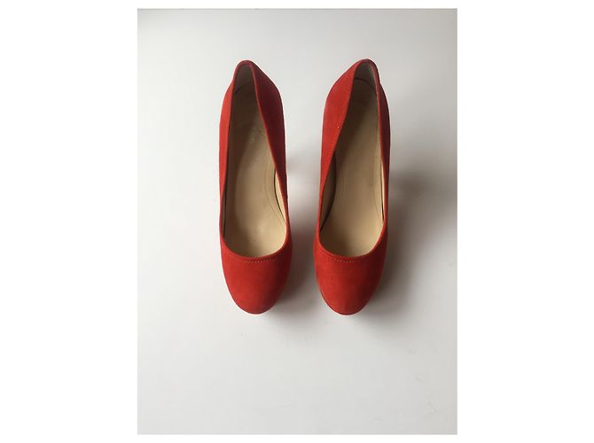 Calvin Klein Pumps aus rotem Wildleder - Ansicht 3