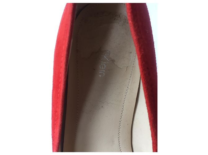 Calvin Klein Pumps aus rotem Wildleder - Ansicht 6